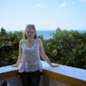 Meet your Posher, Chloe